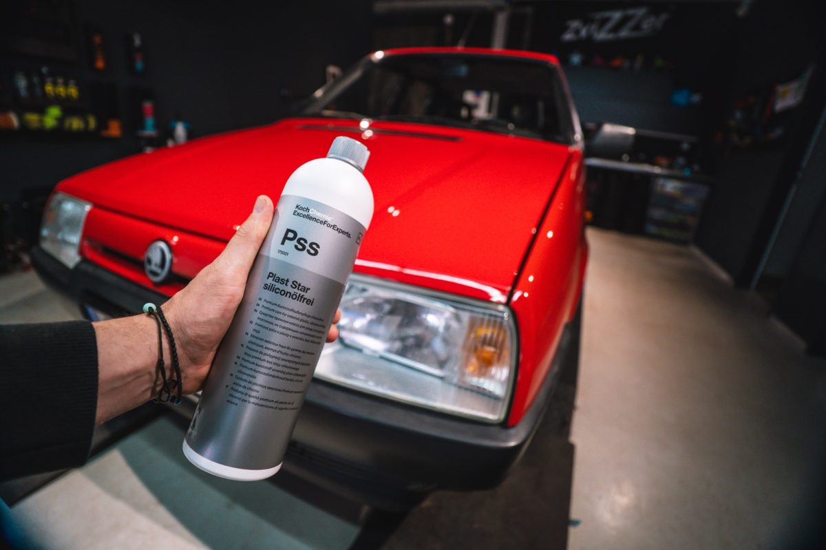 Aplikace přípravku na plastový nárazník